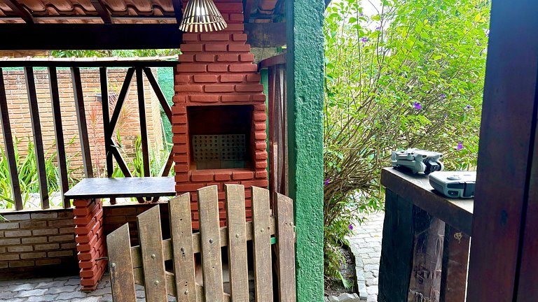 Chalé com Cozinha e Churrasqueira em Maresias